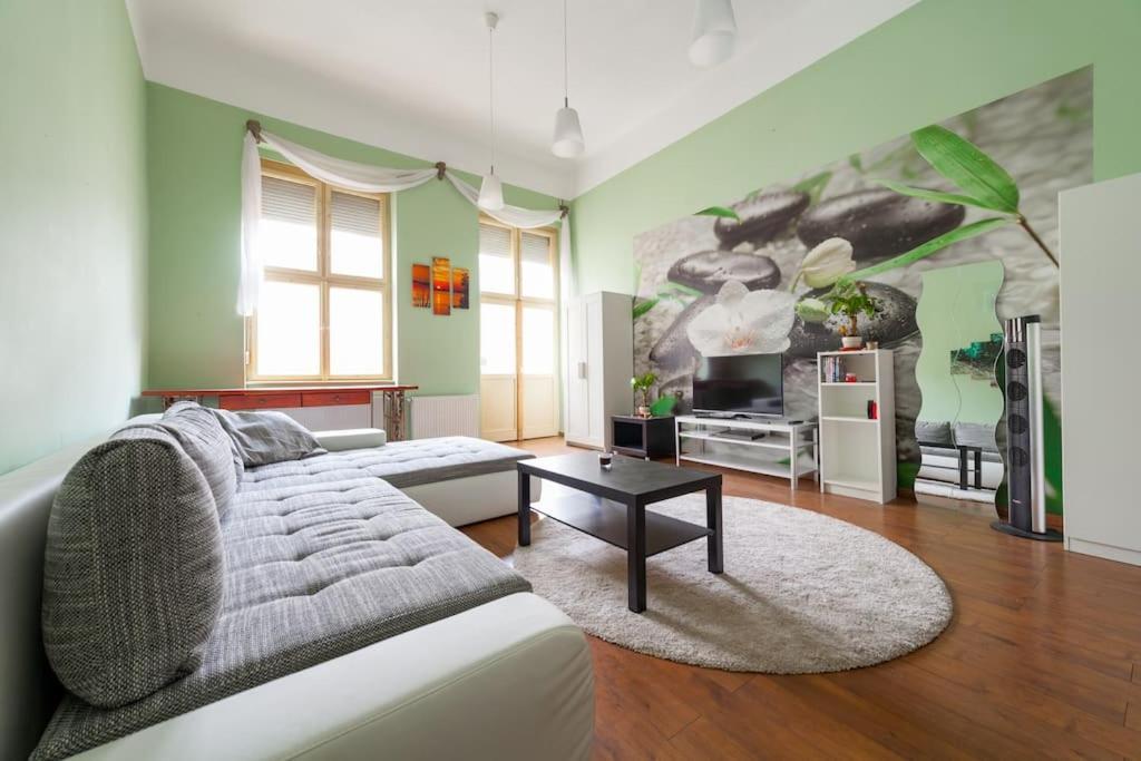 Main Street Apartment / Heart Of Bp Budapest Bagian luar foto