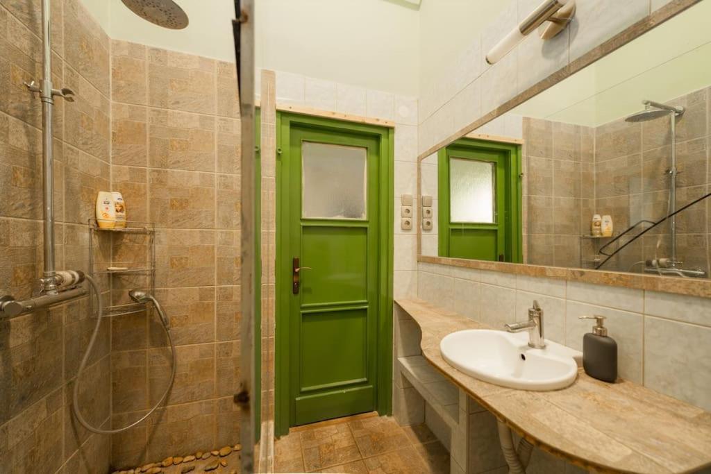 Main Street Apartment / Heart Of Bp Budapest Bagian luar foto